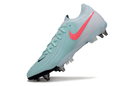 Chuteira Nike Phantom Luna Elite (TRAVA MISTA)