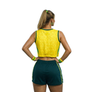 Cropped Brasil 2026 Nike Amarelo e Verde - Modelo Feminino